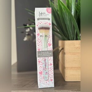 IT Brushes for ULTA Foundation Brush limited edition